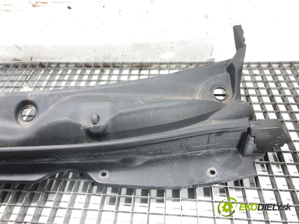 KIA SPORTAGE III (SL) 2009 - 2022    1.6 GDI 99 kW [135 KM] benzyna 2011 - 2022  Torpédo, plast pod čelné okno  (Torpéda)