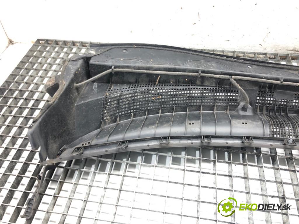 KIA SPORTAGE III (SL) 2009 - 2022    1.6 GDI 99 kW [135 KM] benzyna 2011 - 2022  Torpédo, plast pod čelné okno  (Torpéda)