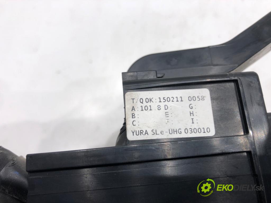 KIA SPORTAGE III (SL) 2009 - 2022    1.6 GDI 99 kW [135 KM] benzyna 2011 - 2022  skříňka poistková 91233-3U640 (Pojistkové skříňky)