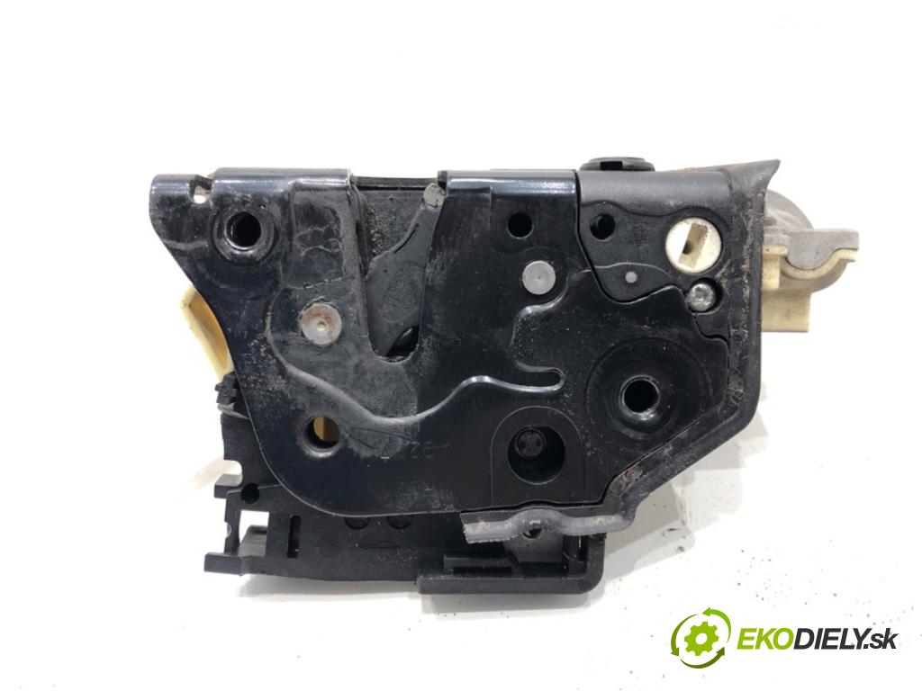 VW PASSAT B6 Variant (3C5) 2005 - 2011    2.0 TDI 103 kW [140 KM] olej napędowy 2005 - 2009  zámok dveře pravý zadní část 3C4839016A