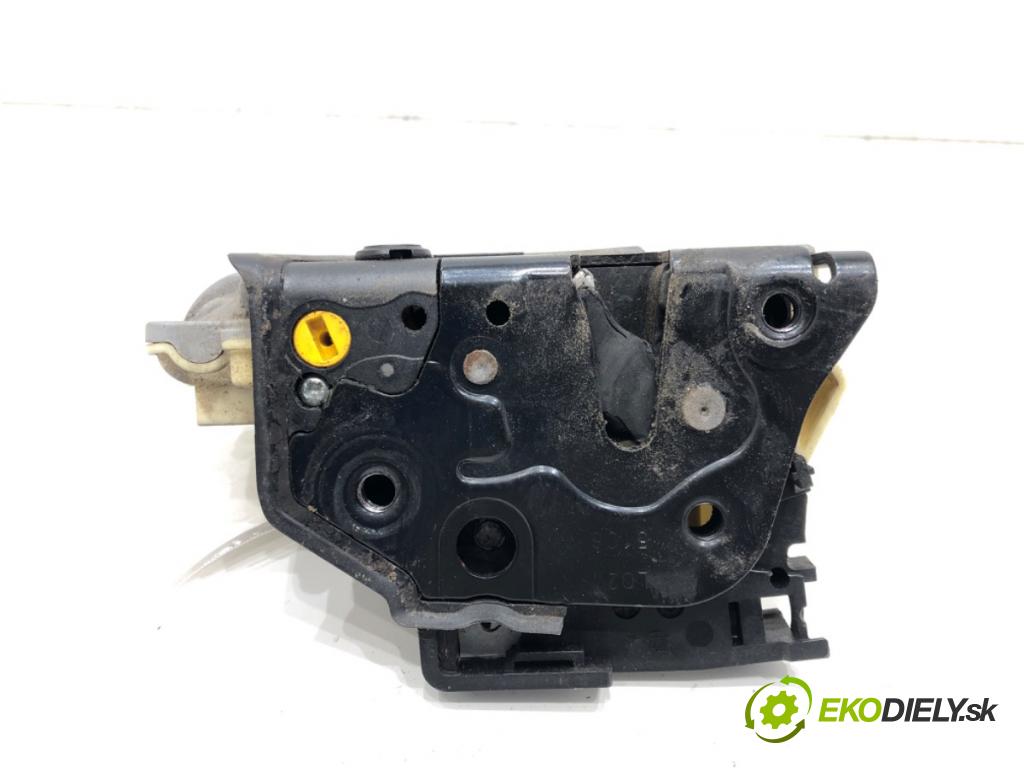 VW PASSAT B6 Variant (3C5) 2005 - 2011    2.0 TDI 103 kW [140 KM] olej napędowy 2005 - 2009  zámok dveře levý zadní část 3C4839015A