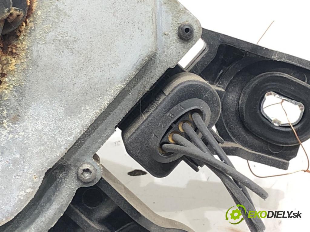 VW PASSAT B6 Variant (3C5) 2005 - 2011    2.0 TDI 103 kW [140 KM] olej napędowy 2005 - 2009  motor stěračů zadní část 3C9955711A