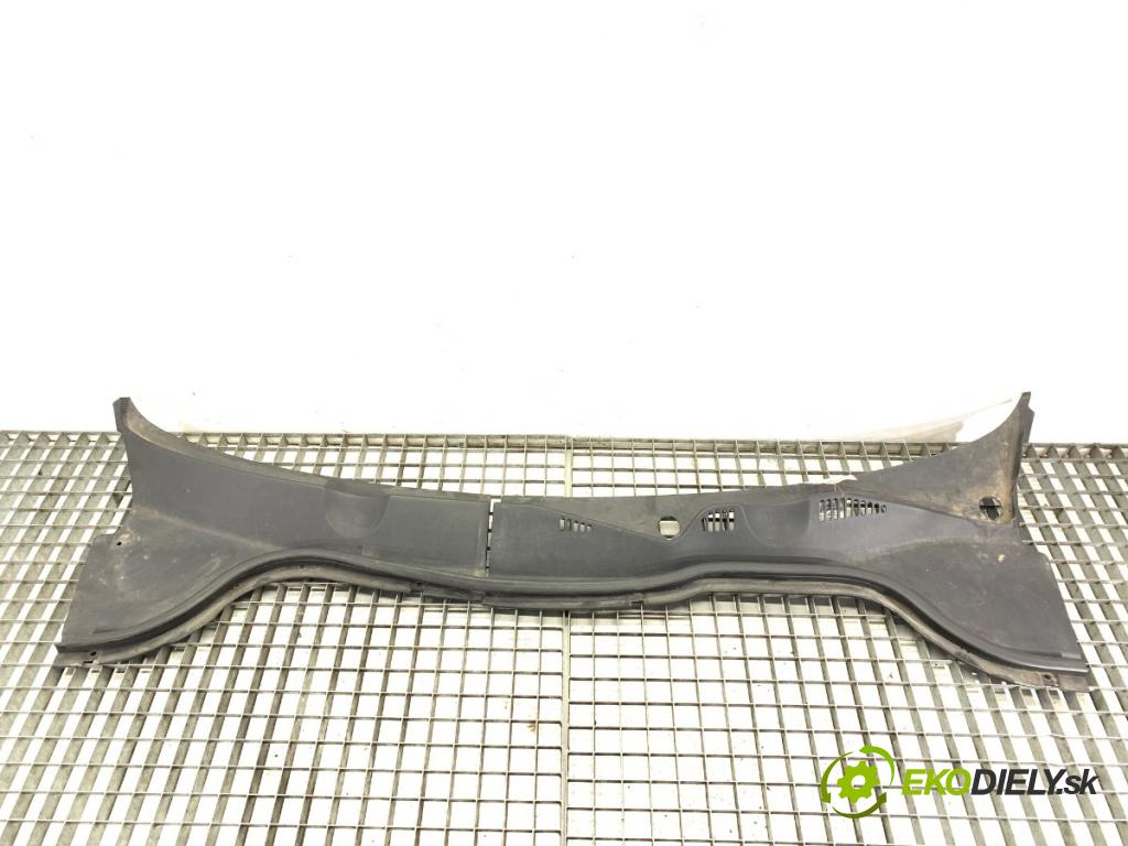 VW PASSAT B6 Variant (3C5) 2005 - 2011    2.0 TDI 103 kW [140 KM] olej napędowy 2005 - 2009  Torpédo, plast pod čelné okno 3C1819404B (Torpéda)