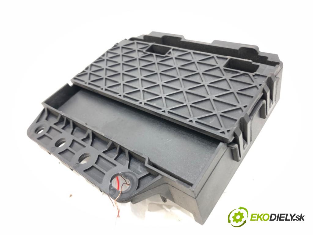 VW PASSAT B6 Variant (3C5) 2005 - 2011    2.0 TDI 103 kW [140 KM] olej napędowy 2005 - 2009  Modul komfortu 3C0959433R (Moduly komfortu)