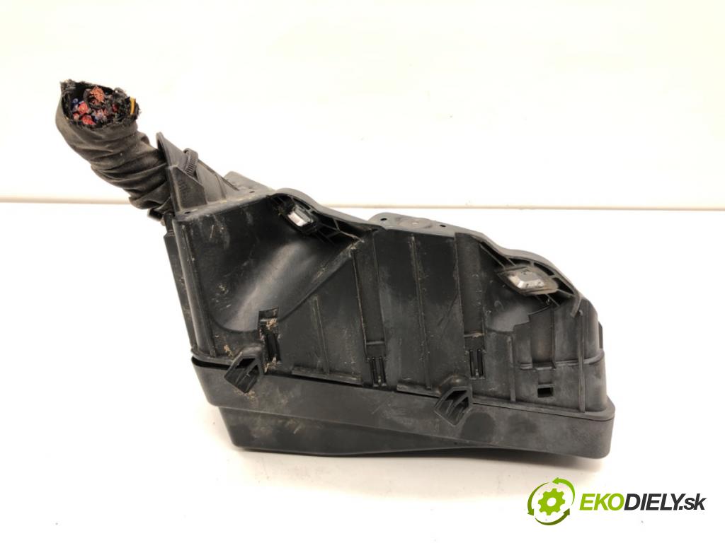 VW CADDY V Nadwozie pełne/minivan (SBA, SBH) 2020 - 2022    2.0 TDi BMT 90 kW [122 KM] olej napędowy 2020 - 2022  skříňka poistková 5R3907361 (Pojistkové skříňky)