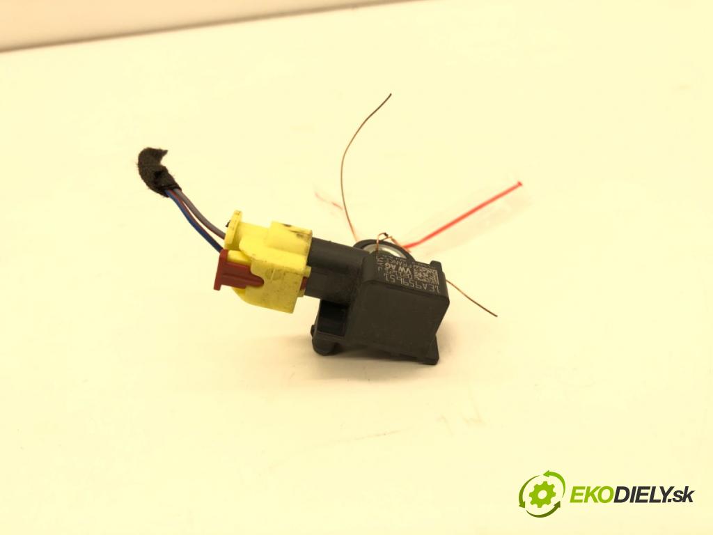 VW CADDY V Nadwozie pełne/minivan (SBA, SBH) 2020 - 2022    2.0 TDi BMT 90 kW [122 KM] olej napędowy 2020 - 2022  Snímač nárazu 1EA959651 (Snímače nárazu)