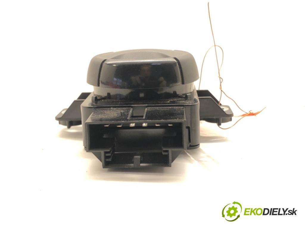 VW CADDY V Nadwozie pełne/minivan (SBA, SBH) 2020 - 2022    2.0 TDi BMT 90 kW [122 KM] olej napędowy 2020 - 2022  Prepínač sedačky 5G0959777QWA