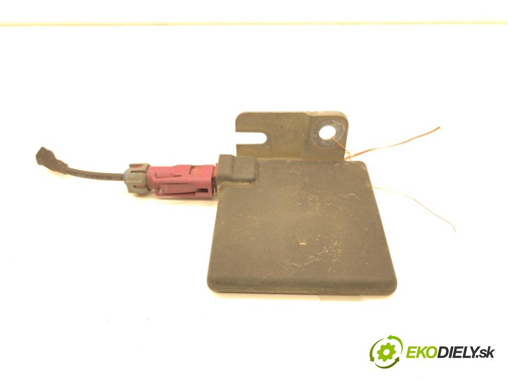 VW CADDY V Nadwozie pełne/minivan (SBA, SBH) 2020 - 2022    2.0 TDi BMT 90 kW [122 KM] olej napędowy 2020 - 2022  Zosilňovač Antenní: 3G9035534 (Zosilňovače)