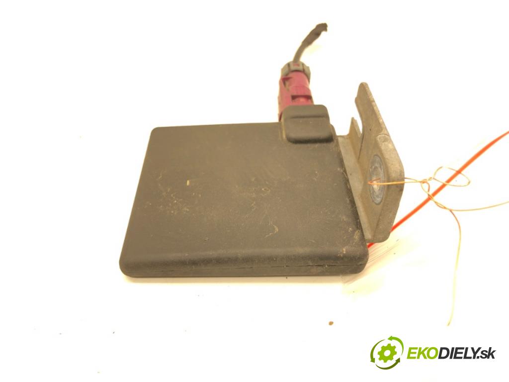 VW CADDY V Nadwozie pełne/minivan (SBA, SBH) 2020 - 2022    2.0 TDi BMT 90 kW [122 KM] olej napędowy 2020 - 2022  Zosilňovač Antenní: 3G9035534 (Zosilňovače)