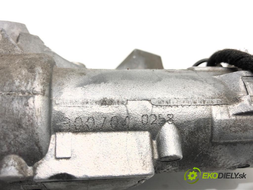 VW TRANSPORTER V Autobus (7HB, 7HJ, 7EB, 7EJ) 2003 - 2015    2.5 TDI 4motion 96 kW [130 KM] olej napędowy 2004 - 2009  spinačka 4B0905851C (Spínacie skrinky a kľúče)