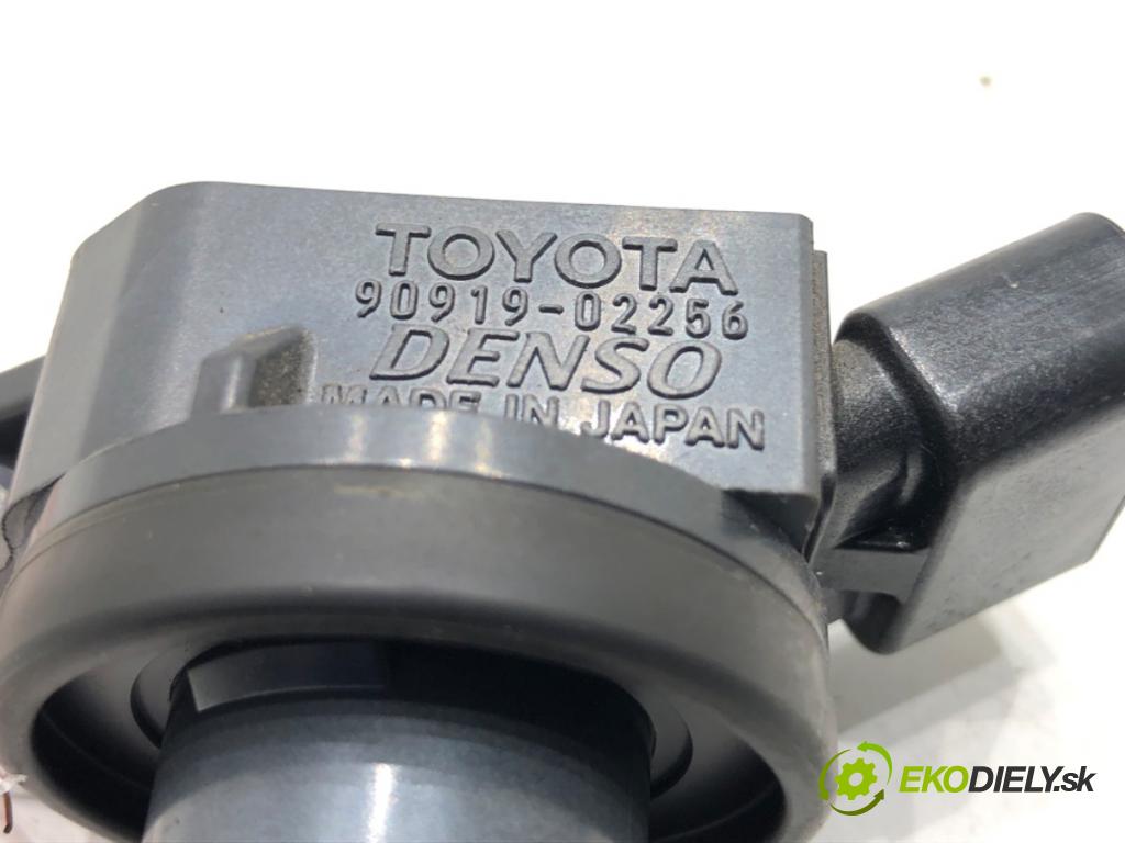 TOYOTA RAV 4 IV (_A4_) 2012 - 2022    2.5 Hybrid (AVA42_) 114 kW [155 KM] Hybryda silnik benzynowy / elektryczny 2015 - 2018  Cievka zapaľovacia 90919-02256 (Zapaľovacie cievky, moduly)