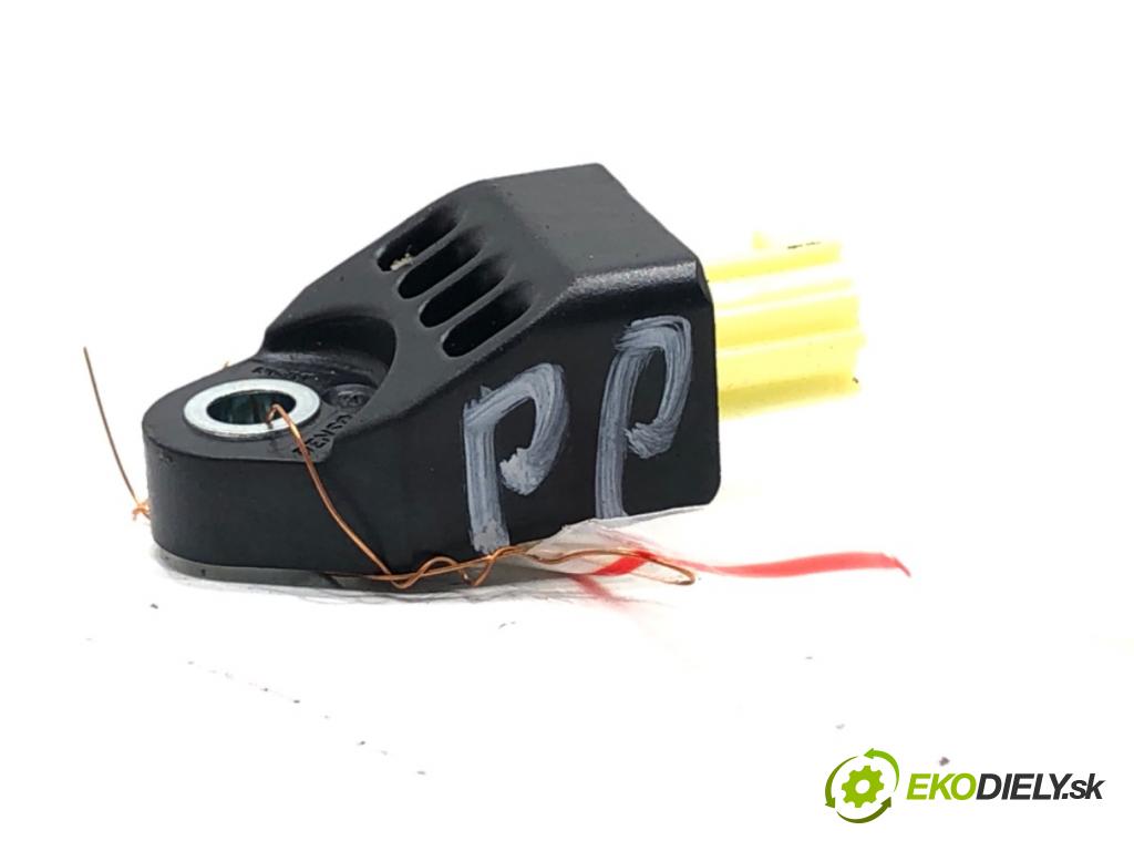 TOYOTA RAV 4 IV (_A4_) 2012 - 2022    2.5 Hybrid (AVA42_) 114 kW [155 KM] Hybryda silnik benzynowy / elektryczny 2015 - 2018  Snímač nárazu 89831-33050 (Snímače nárazu)