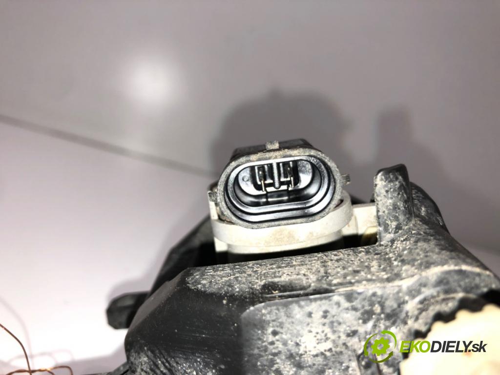 TOYOTA RAV 4 IV (_A4_) 2012 - 2022    2.5 Hybrid (AVA42_) 114 kW [155 KM] Hybryda silnik benzynowy / elektryczny 2015 - 2018  hmlové svetlo, hmlovka levý přední část 12-580