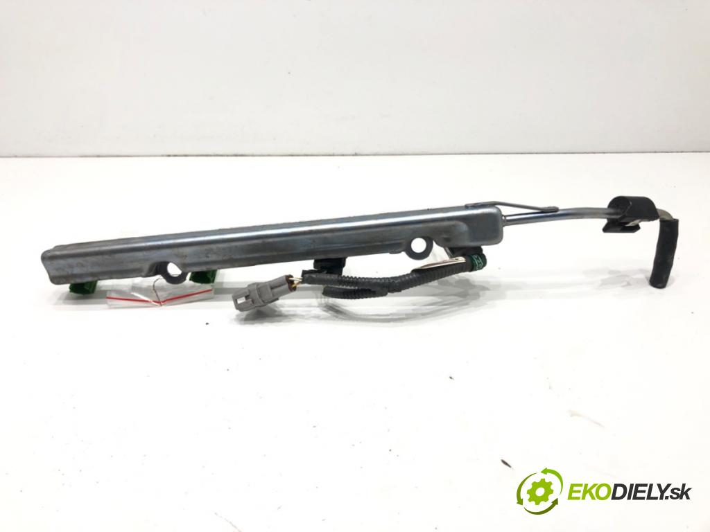 TOYOTA RAV 4 IV (_A4_) 2012 - 2022    2.5 Hybrid (AVA42_) 114 kW [155 KM] Hybryda silnik benzynowy / elektryczny 2015 - 2018  Lišta vstrekovacia 23250-36010 (Vstrekovacie lišty)