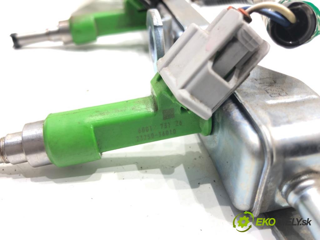 TOYOTA RAV 4 IV (_A4_) 2012 - 2022    2.5 Hybrid (AVA42_) 114 kW [155 KM] Hybryda silnik benzynowy / elektryczny 2015 - 2018  Lišta vstrekovacia 23250-36010 (Vstrekovacie lišty)