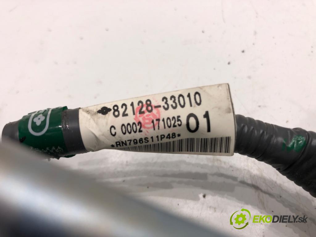 TOYOTA RAV 4 IV (_A4_) 2012 - 2022    2.5 Hybrid (AVA42_) 114 kW [155 KM] Hybryda silnik benzynowy / elektryczny 2015 - 2018  Lišta vstrekovacia 23250-36010 (Vstrekovacie lišty)