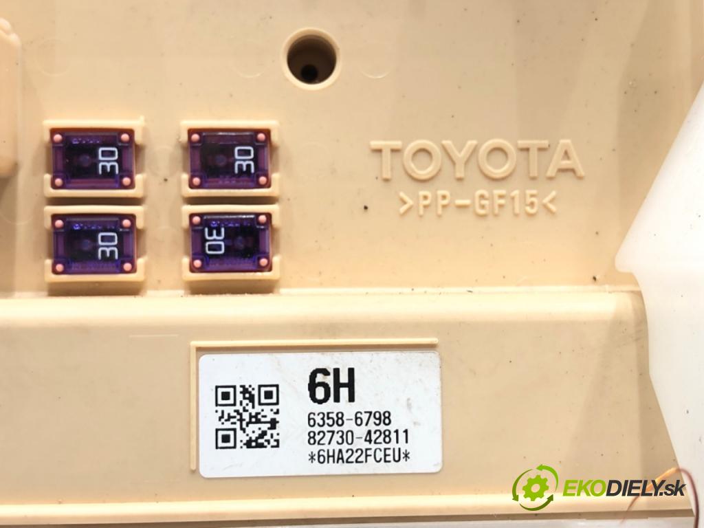 TOYOTA RAV 4 IV (_A4_) 2012 - 2022    2.5 Hybrid (AVA42_) 114 kW [155 KM] Hybryda silnik benzynowy / elektryczny 2015 - 2018  modul BSI 89221-42300 (Pojistkové skříňky)