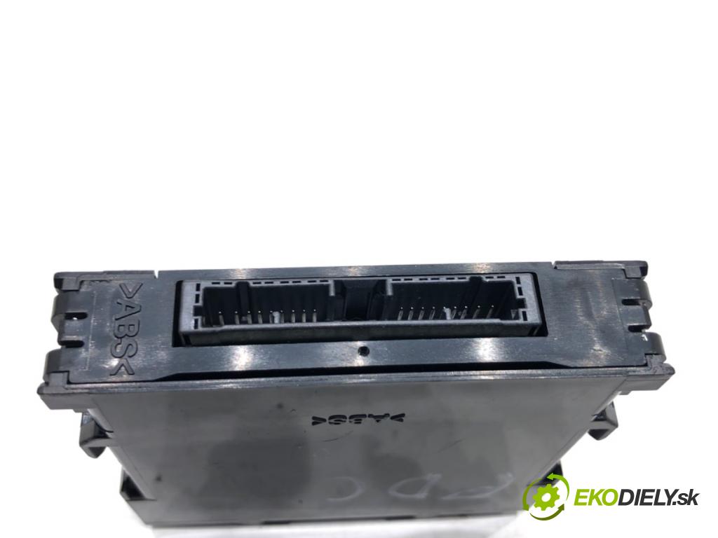 TOYOTA RAV 4 IV (_A4_) 2012 - 2022    2.5 Hybrid (AVA42_) 114 kW [155 KM] Hybryda silnik benzynowy / elektryczny 2015 - 2018  Modul PDC 89340-42040 (Ostatné)