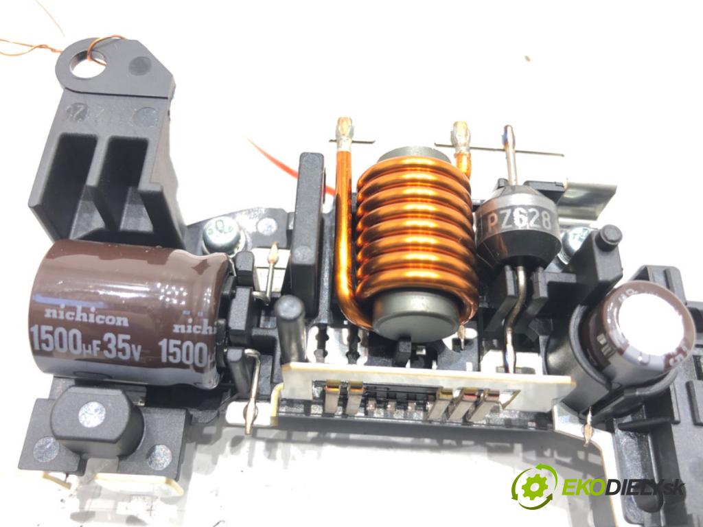 TOYOTA RAV 4 IV (_A4_) 2012 - 2022    2.5 Hybrid (AVA42_) 114 kW [155 KM] Hybryda silnik benzynowy / elektryczny 2015 - 2018  odpor rezistor topení vzduchu  (Odpory topení)