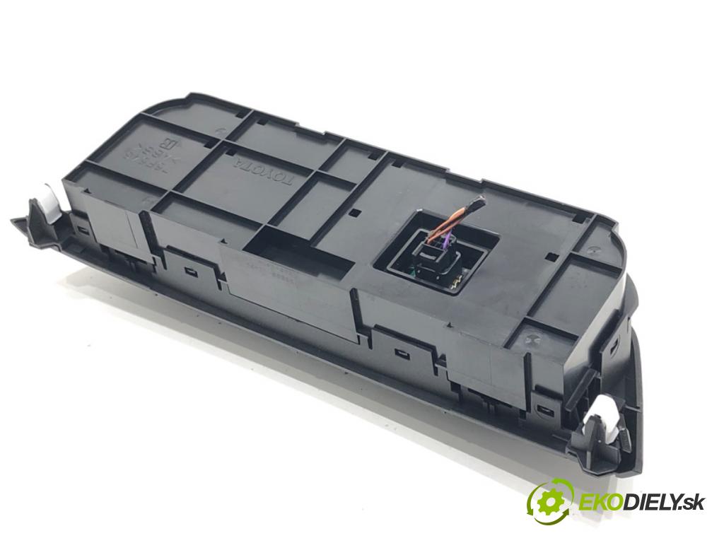 TOYOTA RAV 4 IV (_A4_) 2012 - 2022    2.5 Hybrid (AVA42_) 114 kW [155 KM] Hybryda silnik benzynowy / elektryczny 2015 - 2018  Panel ovládania kúrenia 55900-42450 (Prepínače, spínače, tlačidlá a ovládače kúrenia)