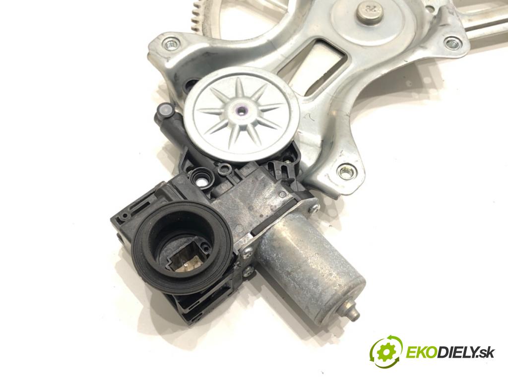 TOYOTA RAV 4 IV (_A4_) 2012 - 2022    2.5 Hybrid (AVA42_) 114 kW [155 KM] Hybryda silnik benzynowy / elektryczny 2015 - 2018  mechanismus okna levý přední část 85720-42120