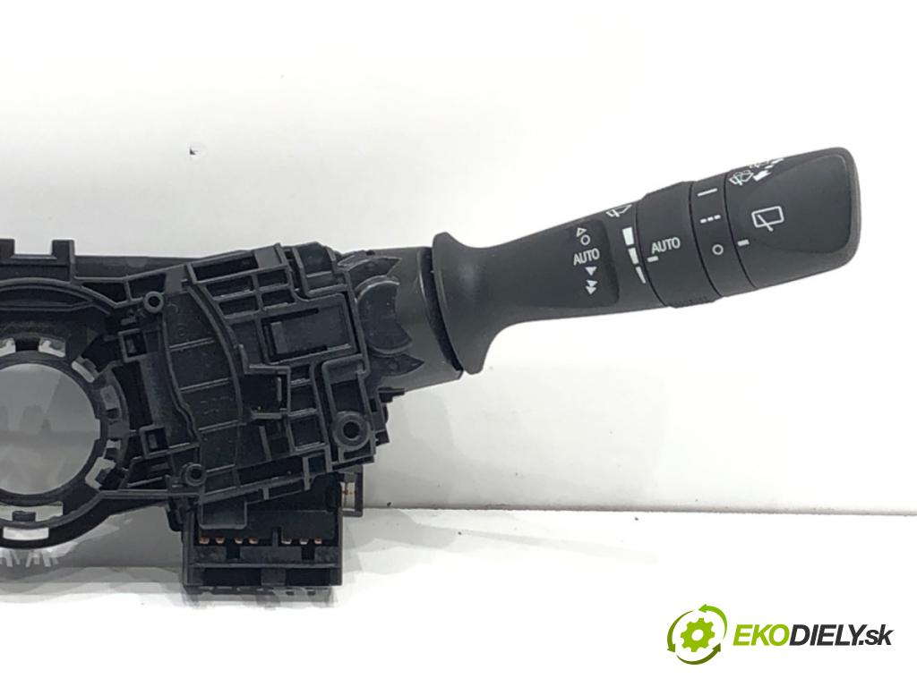 TOYOTA RAV 4 IV (_A4_) 2012 - 2022    2.5 Hybrid (AVA42_) 114 kW [155 KM] Hybryda silnik benzynowy / elektryczny 2015 - 2018  Prepínač kombinovaný 17F744 (Prepínače, spínače, tlačidlá a ovládače kúrenia)