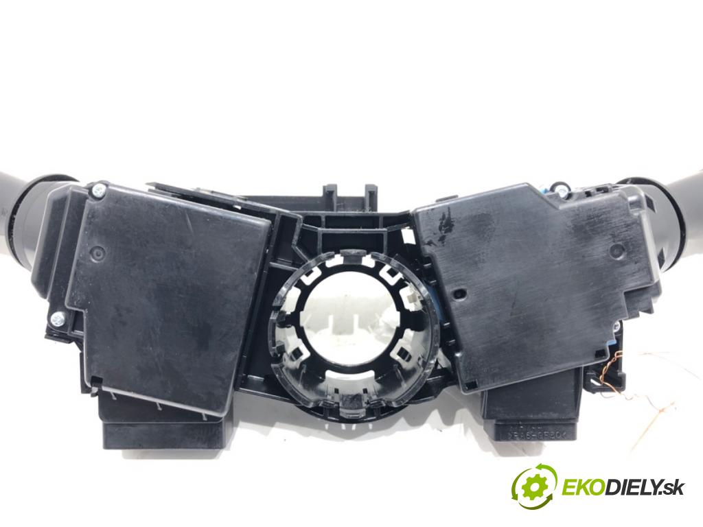 TOYOTA RAV 4 IV (_A4_) 2012 - 2022    2.5 Hybrid (AVA42_) 114 kW [155 KM] Hybryda silnik benzynowy / elektryczny 2015 - 2018  Prepínač kombinovaný 17F744 (Prepínače, spínače, tlačidlá a ovládače kúrenia)