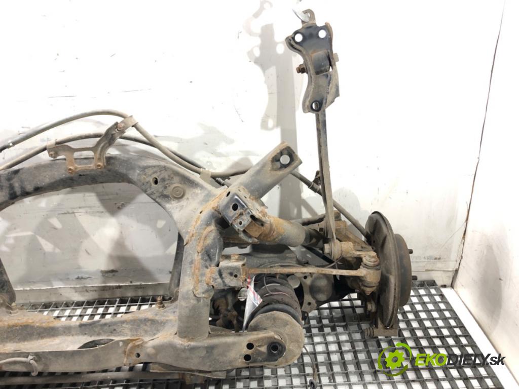 TOYOTA RAV 4 IV (_A4_) 2012 - 2022    2.5 Hybrid (AVA42_) 114 kW [155 KM] Hybryda silnik benzynowy / elektryczny 2015 - 2018  výztuha zadní část