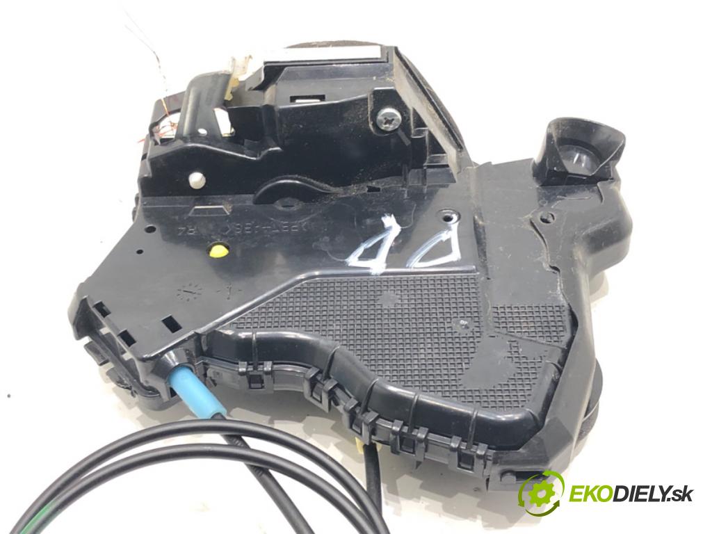 TOYOTA RAV 4 IV (_A4_) 2012 - 2022    2.5 Hybrid (AVA42_) 114 kW [155 KM] Hybryda silnik benzynowy / elektryczny 2015 - 2018  zámok dveře pravý přední část 7112818
