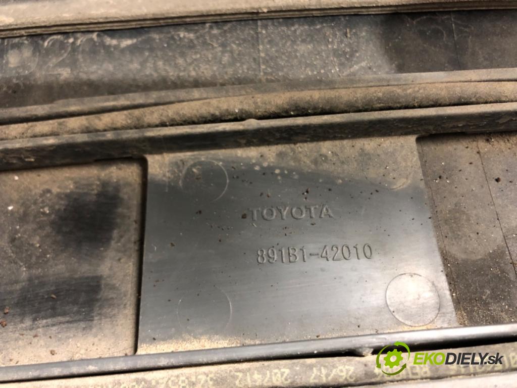 TOYOTA RAV 4 IV (_A4_) 2012 - 2022    2.5 Hybrid (AVA42_) 114 kW [155 KM] Hybryda silnik benzynowy / elektryczny 2015 - 2018  nárazník zadní část  (Ostatné)