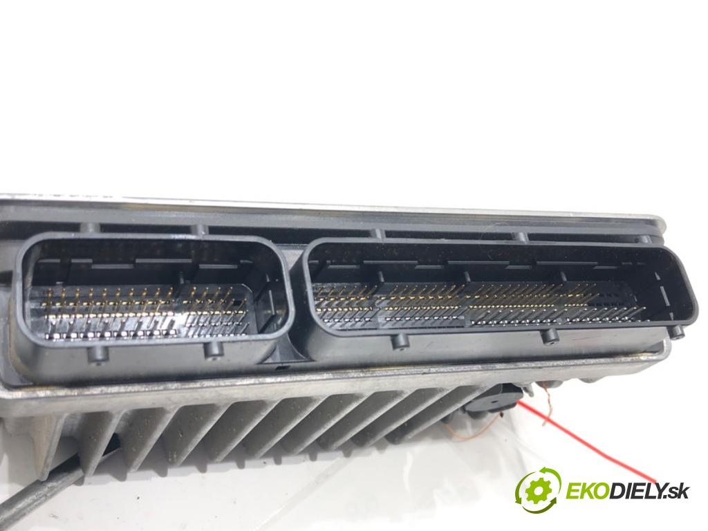 TOYOTA RAV 4 IV (_A4_) 2012 - 2022    2.5 Hybrid (AVA42_) 114 kW [155 KM] Hybryda silnik benzynowy / elektryczny 2015 - 2018  riadiaca jednotka Motor 89661-42K80 (Riadiace jednotky)
