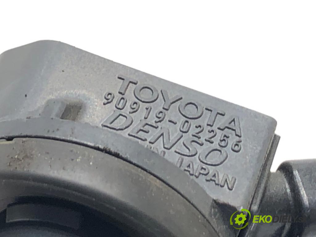 TOYOTA RAV 4 IV (_A4_) 2012 - 2022    2.5 Hybrid (AVA42_) 114 kW [155 KM] Hybryda silnik benzynowy / elektryczny 2015 - 2018  Cievka zapaľovacia 90919-02266 (Zapaľovacie cievky, moduly)