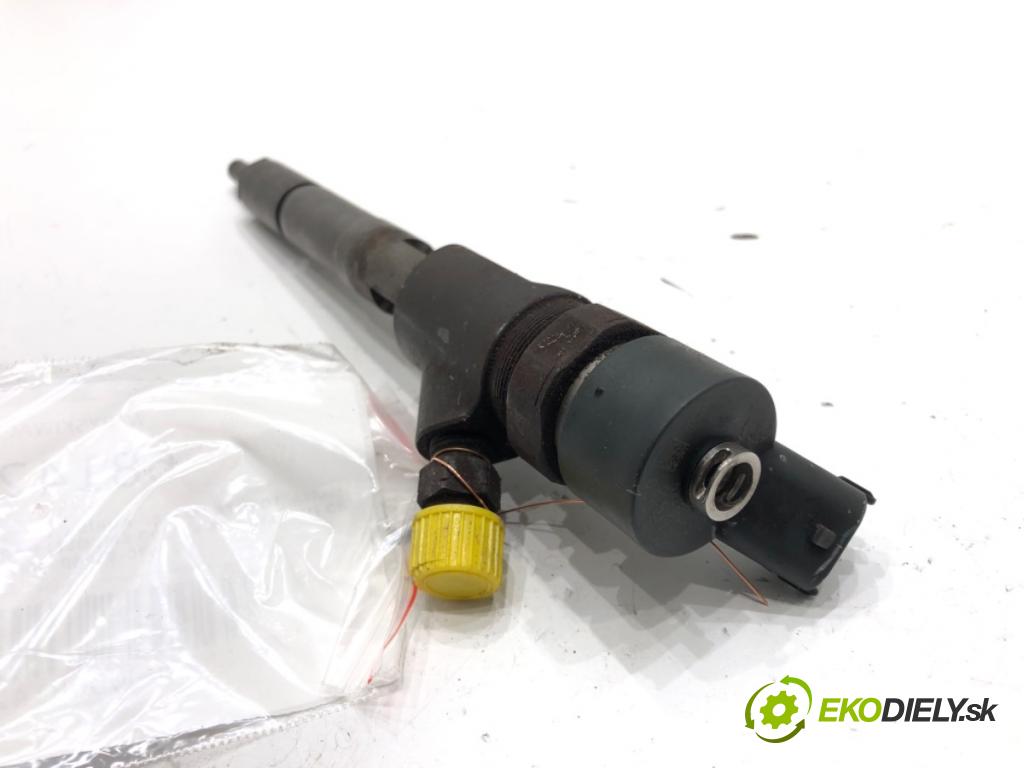TOYOTA AURIS (_E15_) 2006 - 2012    1.4 D-4D (NDE150_) 66 kW [90 KM] olej napędowy 2007 - 2012  vstrekovač 23670-33040 (Vstrekovače)