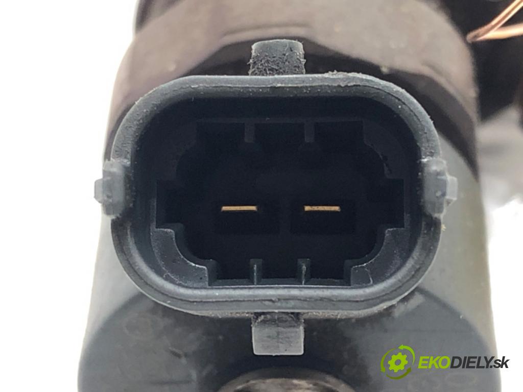 TOYOTA AURIS (_E15_) 2006 - 2012    1.4 D-4D (NDE150_) 66 kW [90 KM] olej napędowy 2007 - 2012  vstrekovač 23670-33040 (Vstrekovače)