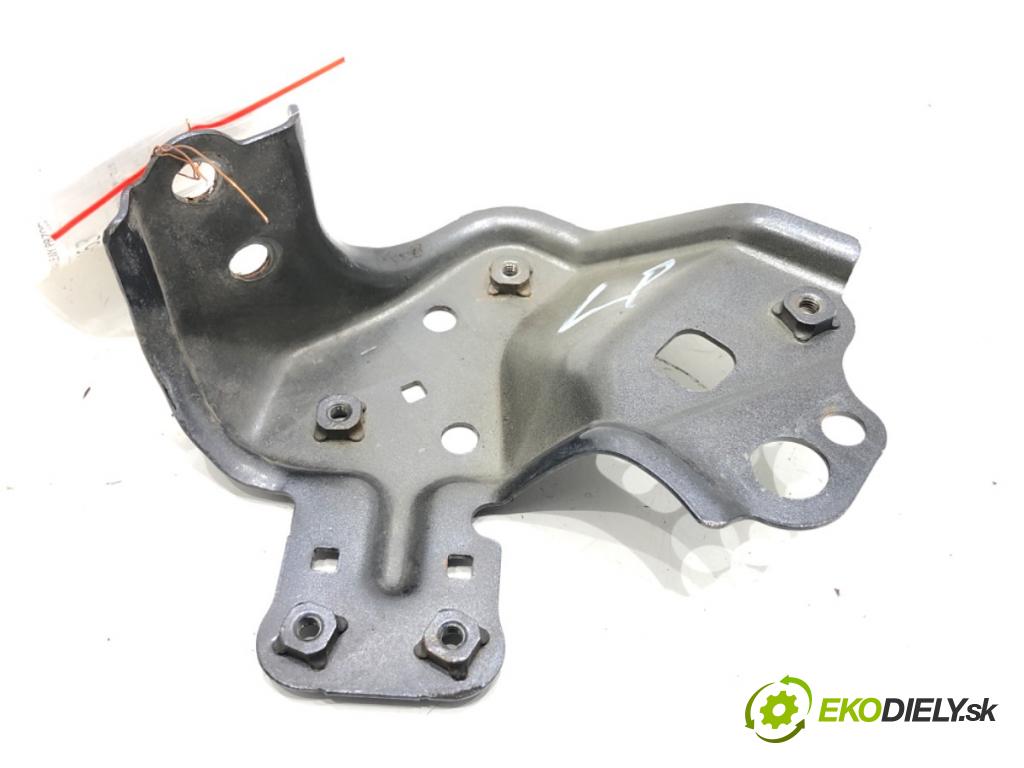 TOYOTA RAV 4 IV (_A4_) 2012 - 2022    2.5 Hybrid (AVA42_) 114 kW [155 KM] Hybryda silnik benzynowy / elektryczny 2015 - 2018  uchycení blatníka levý přední část