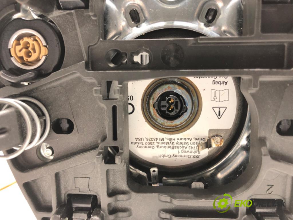AUDI A8 D5 (4N2, 4N8) 2017 - 2022    60 TFSI Mild Hybrid quattro 338 kW [460 KM] Hybryda silnik benzynowy / elektryczny 2018 - 2022  AirBag volantu 4N0880201L (Airbagy)