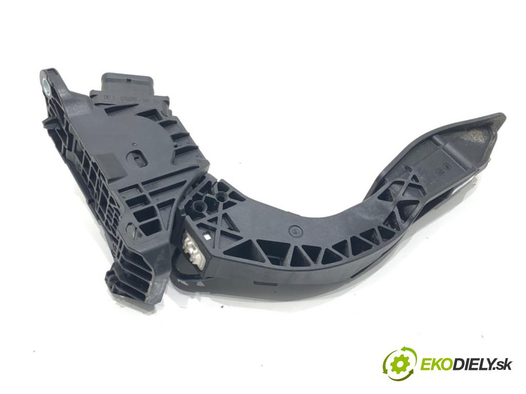 AUDI A8 D5 (4N2, 4N8) 2017 - 2022    60 TFSI Mild Hybrid quattro 338 kW [460 KM] Hybryda silnik benzynowy / elektryczny 2018 - 2022  Potenciometer plynu 4N1723523 (Pedále)