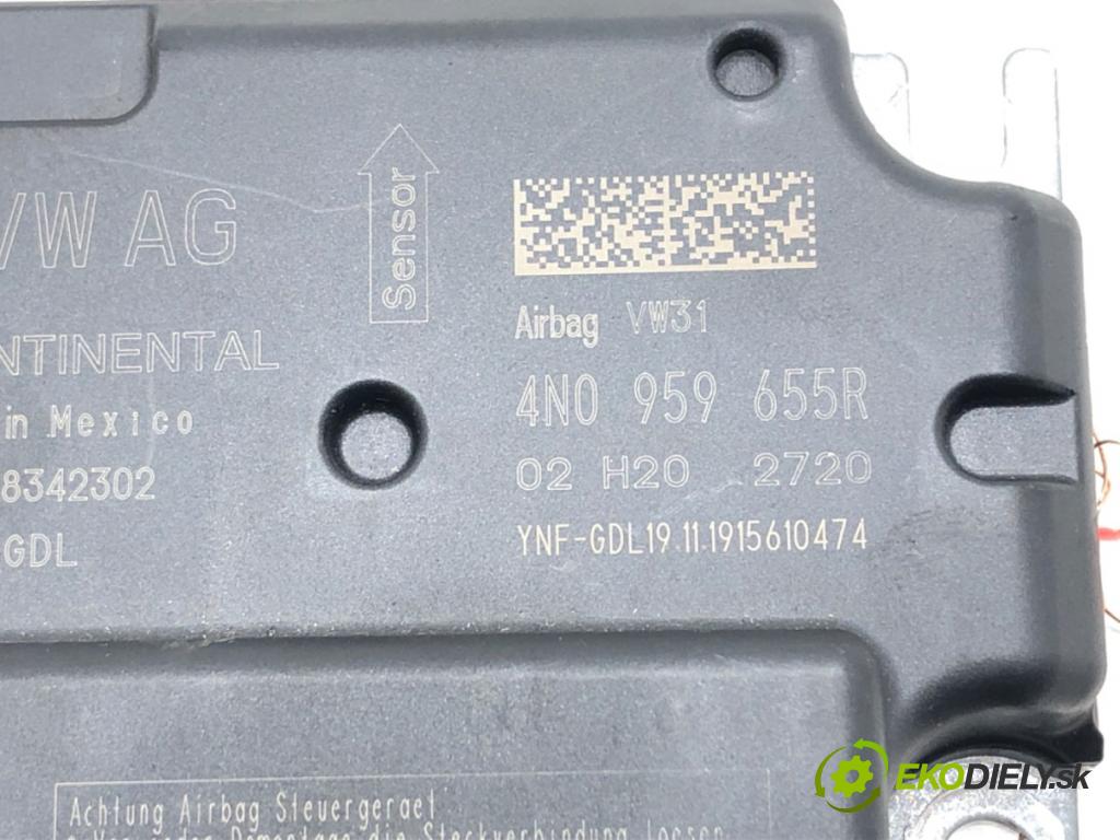 AUDI A8 D5 (4N2, 4N8) 2017 - 2022    60 TFSI Mild Hybrid quattro 338 kW [460 KM] Hybryda silnik benzynowy / elektryczny 2018 - 2022  senzor airbag 4N0959655R (Snímače)