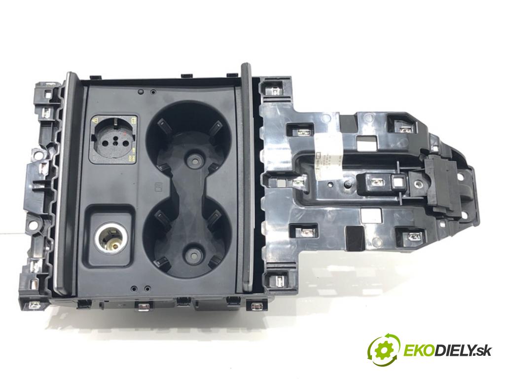 AUDI A8 D5 sedan 2020 338 kW 60 TFSI Mild Hybrid quattro 3996 Priehradka, kastlík zapalovač zadná 4N0907155 4N4862532H