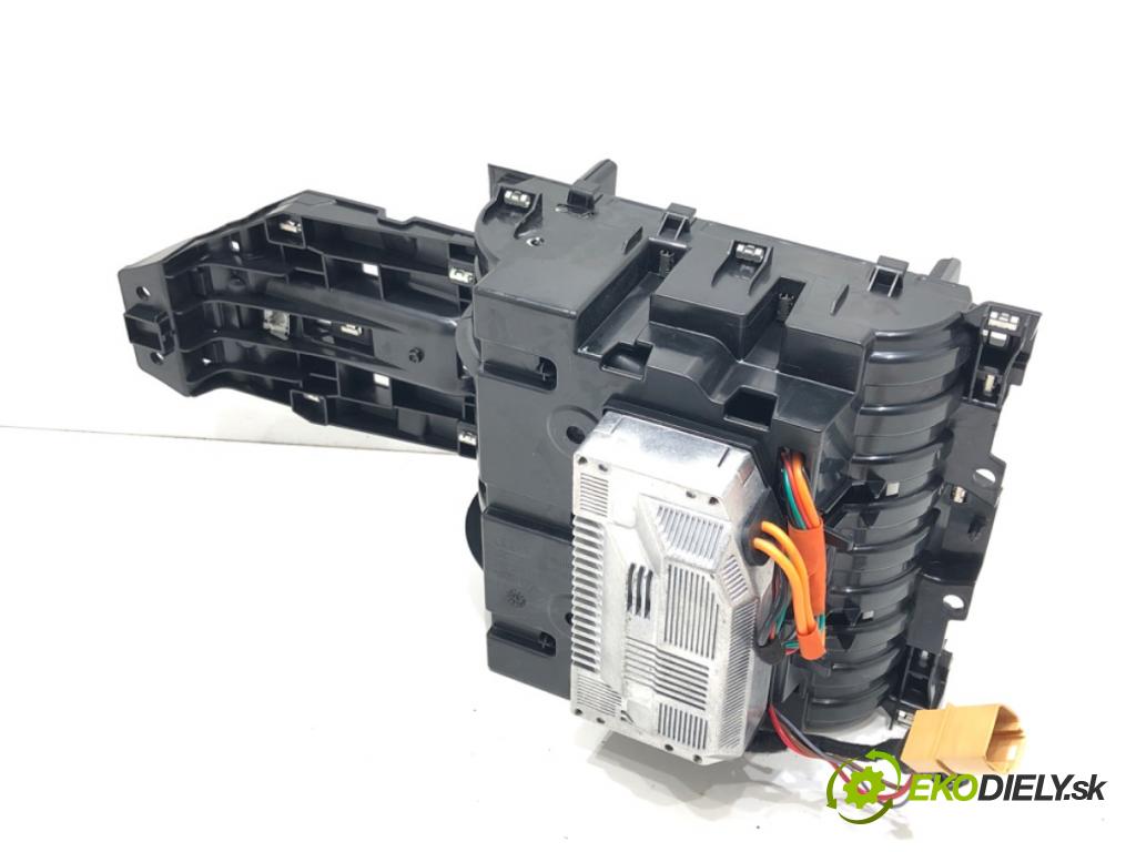 AUDI A8 D5 sedan 2020 338 kW 60 TFSI Mild Hybrid quattro 3996 Priehradka, kastlík zapalovač zadná 4N0907155 4N4862532H