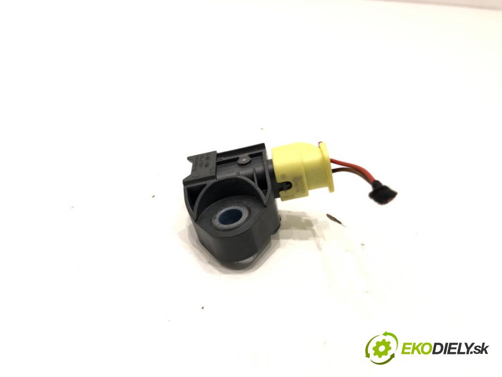 AUDI A8 D5 (4N2, 4N8) 2017 - 2022    60 TFSI Mild Hybrid quattro 338 kW [460 KM] Hybryda silnik benzynowy / elektryczny 2018 - 2022  Snímač nárazu 4N0959651D (Snímače nárazu)