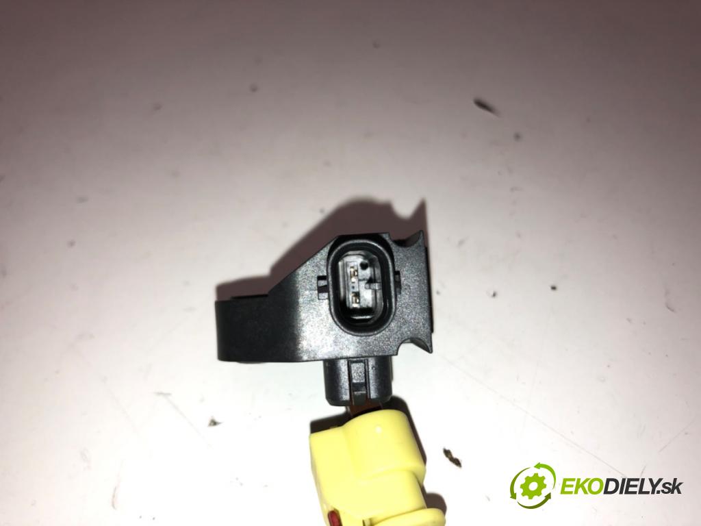 AUDI A8 D5 (4N2, 4N8) 2017 - 2022    60 TFSI Mild Hybrid quattro 338 kW [460 KM] Hybryda silnik benzynowy / elektryczny 2018 - 2022  Snímač nárazu 4N0959651D (Snímače nárazu)