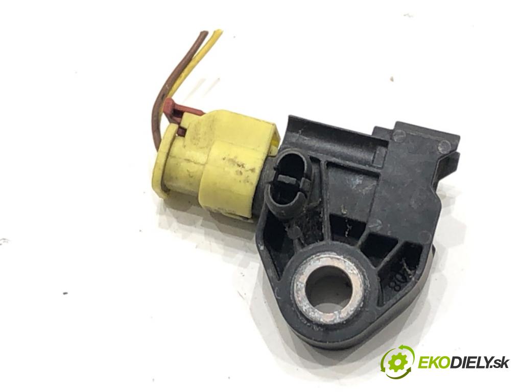 AUDI A8 D5 (4N2, 4N8) 2017 - 2022    60 TFSI Mild Hybrid quattro 338 kW [460 KM] Hybryda silnik benzynowy / elektryczny 2018 - 2022  Snímač nárazu 4N0959651D (Snímače nárazu)