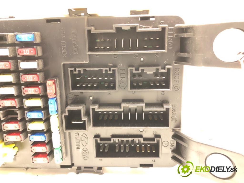 KIA RIO II (JB) 2005 - 2011    1.4 16V 71 kW [97 KM] benzyna 2005 - 2011  skříňka poistková 91950-1G080 (Pojistkové skříňky)