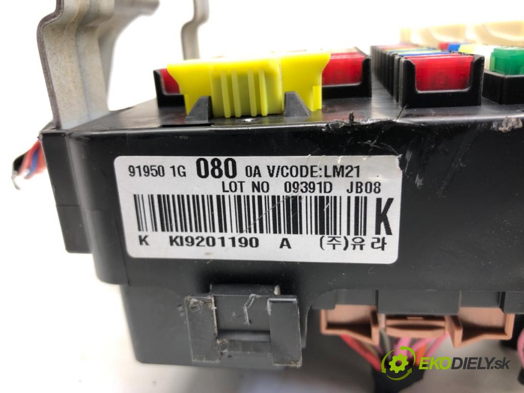 KIA RIO II (JB) 2005 - 2011    1.4 16V 71 kW [97 KM] benzyna 2005 - 2011  skříňka poistková 91950-1G080 (Pojistkové skříňky)