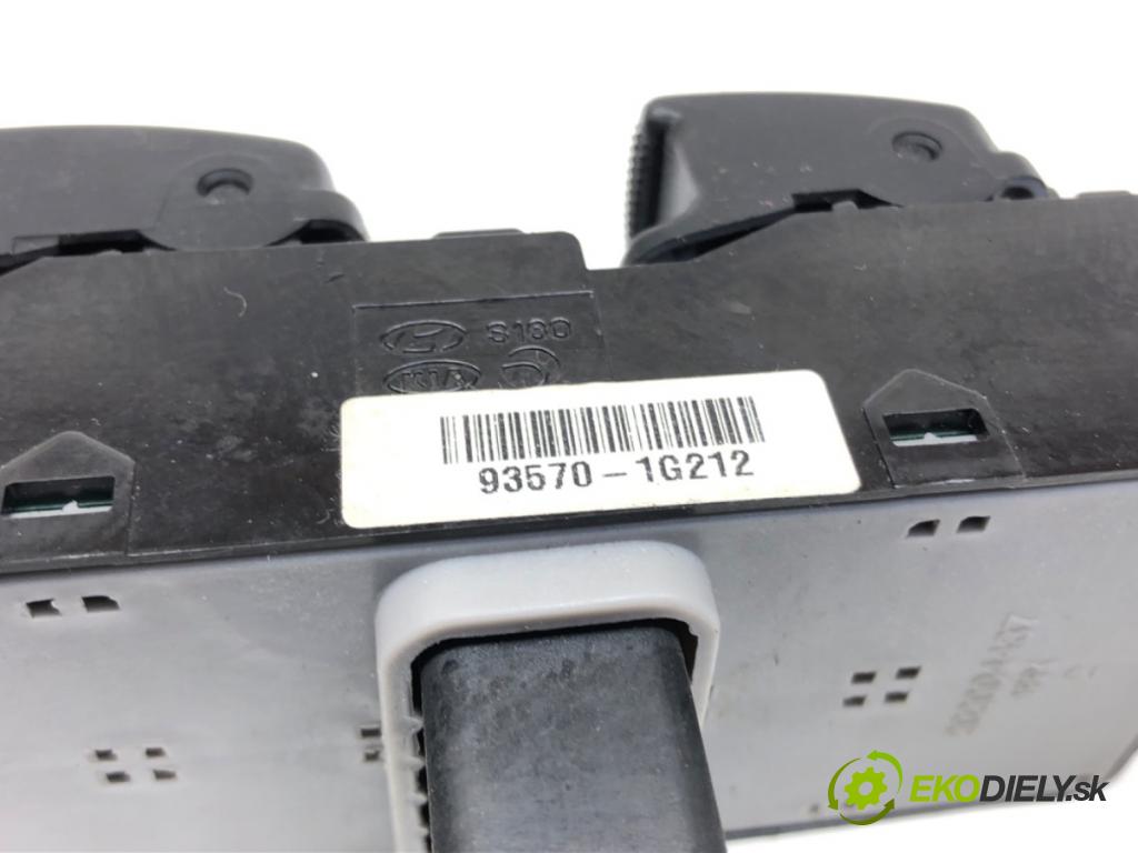 KIA RIO II (JB) 2005 - 2011    1.4 16V 71 kW [97 KM] benzyna 2005 - 2011  Prepínač okien 93570-1G212 (Prepínače, spínače, tlačidlá a ovládače kúrenia)