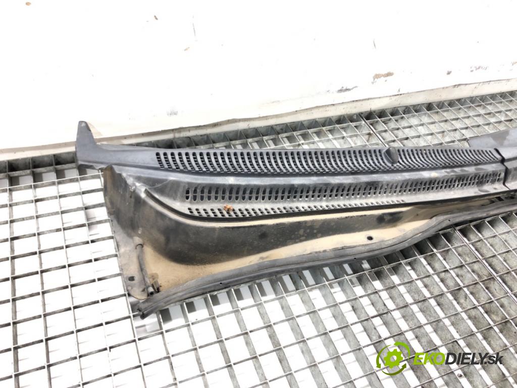 KIA RIO II (JB) 2005 - 2011    1.4 16V 71 kW [97 KM] benzyna 2005 - 2011  Torpédo, plast pod čelné okno 86150-1G000 (Torpéda)