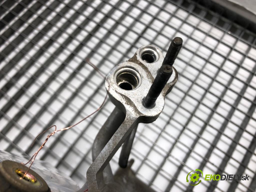 KIA RIO II (JB) 2005 - 2011    1.4 16V 71 kW [97 KM] benzyna 2005 - 2011  Chladič klimatizácie  (Chladiče klimatizácie)