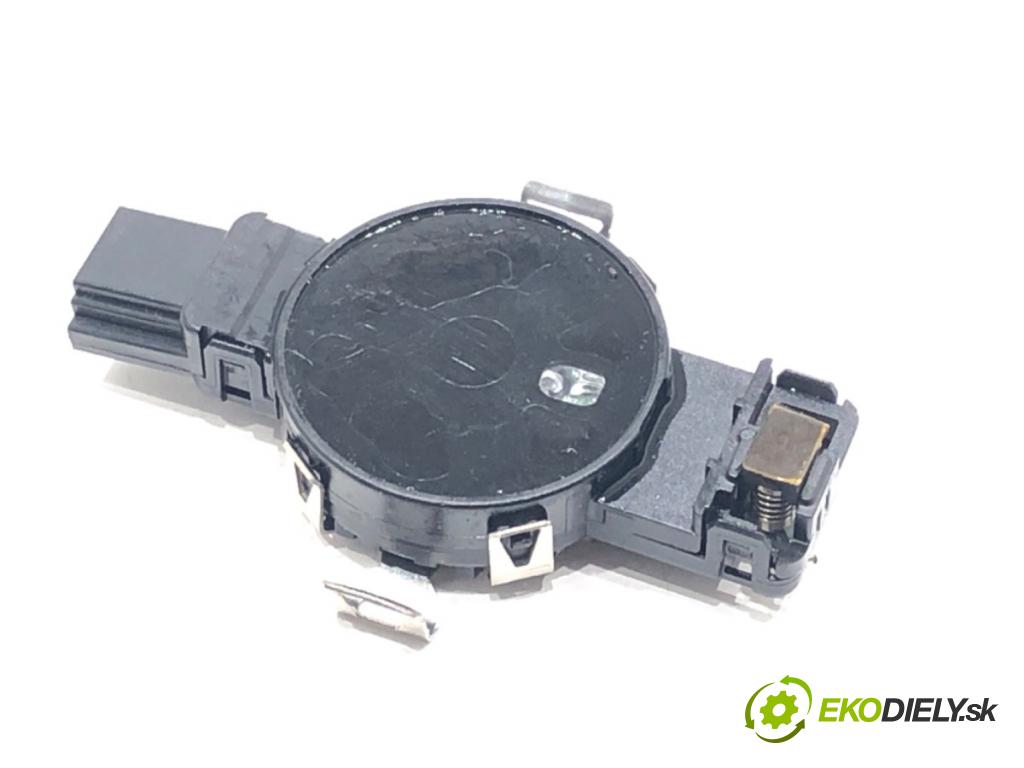 AUDI A8 D5 (4N2, 4N8) 2017 - 2022    60 TFSI Mild Hybrid quattro 338 kW [460 KM] Hybryda silnik benzynowy / elektryczny 2018 - 2022  Snímač dažďa 81A955555A (Snímače dažďa)