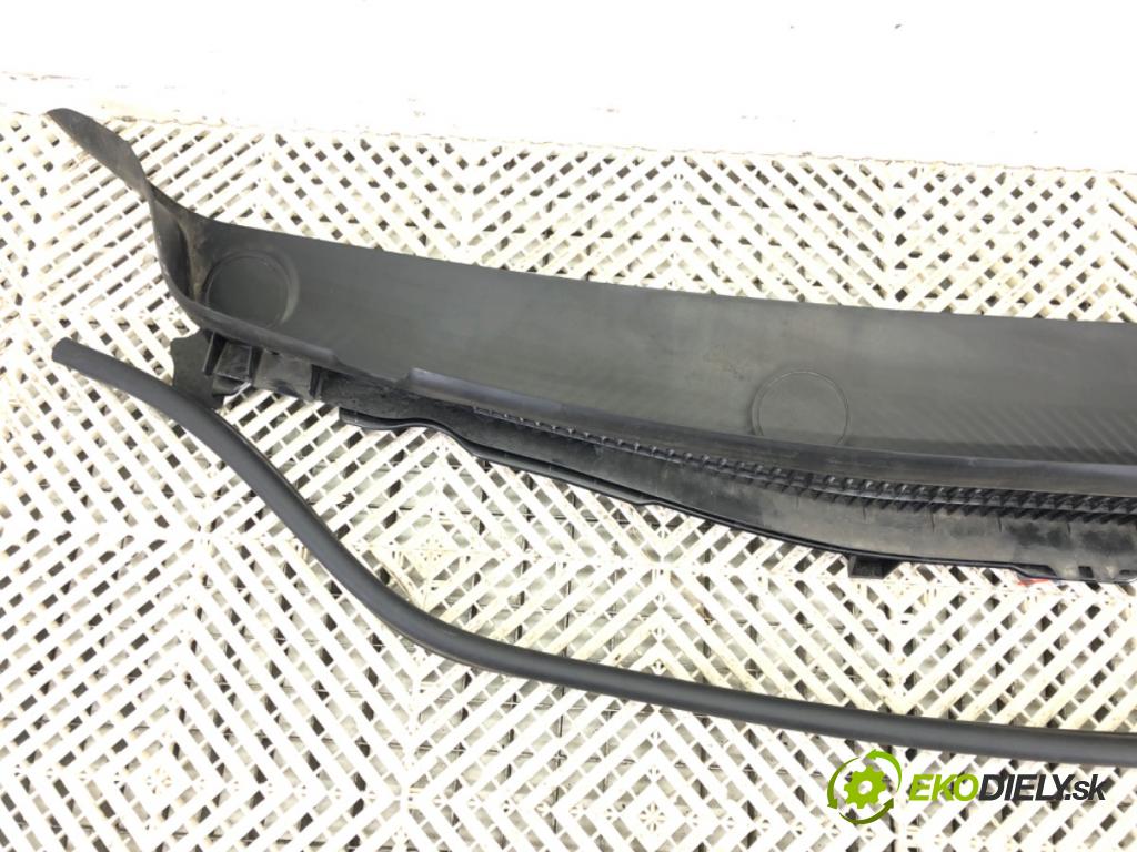 BMW X1 (U11) 2022-2025    s-drive 2.0i 115kW [156KM] BENZYNA  Torpédo, plast pod čelné okno 9478651 (Torpéda)